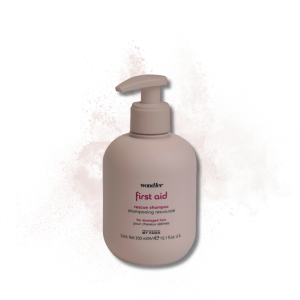 BY FAMA WONDHER First Aid szampon wzmacniający włosy zniszczone 300 ml - image 2